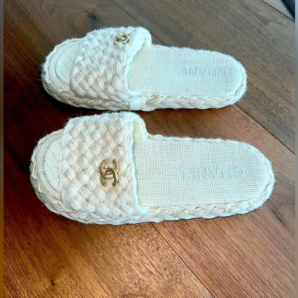 Chanel espadrille slides with dust bag- great condition - Picture 2 of 3